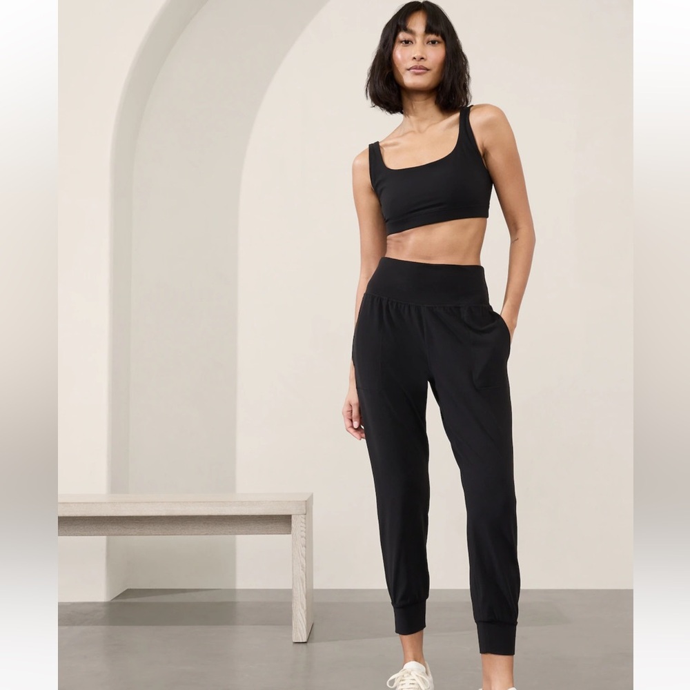 Athleta Salutation joggers XL- like new